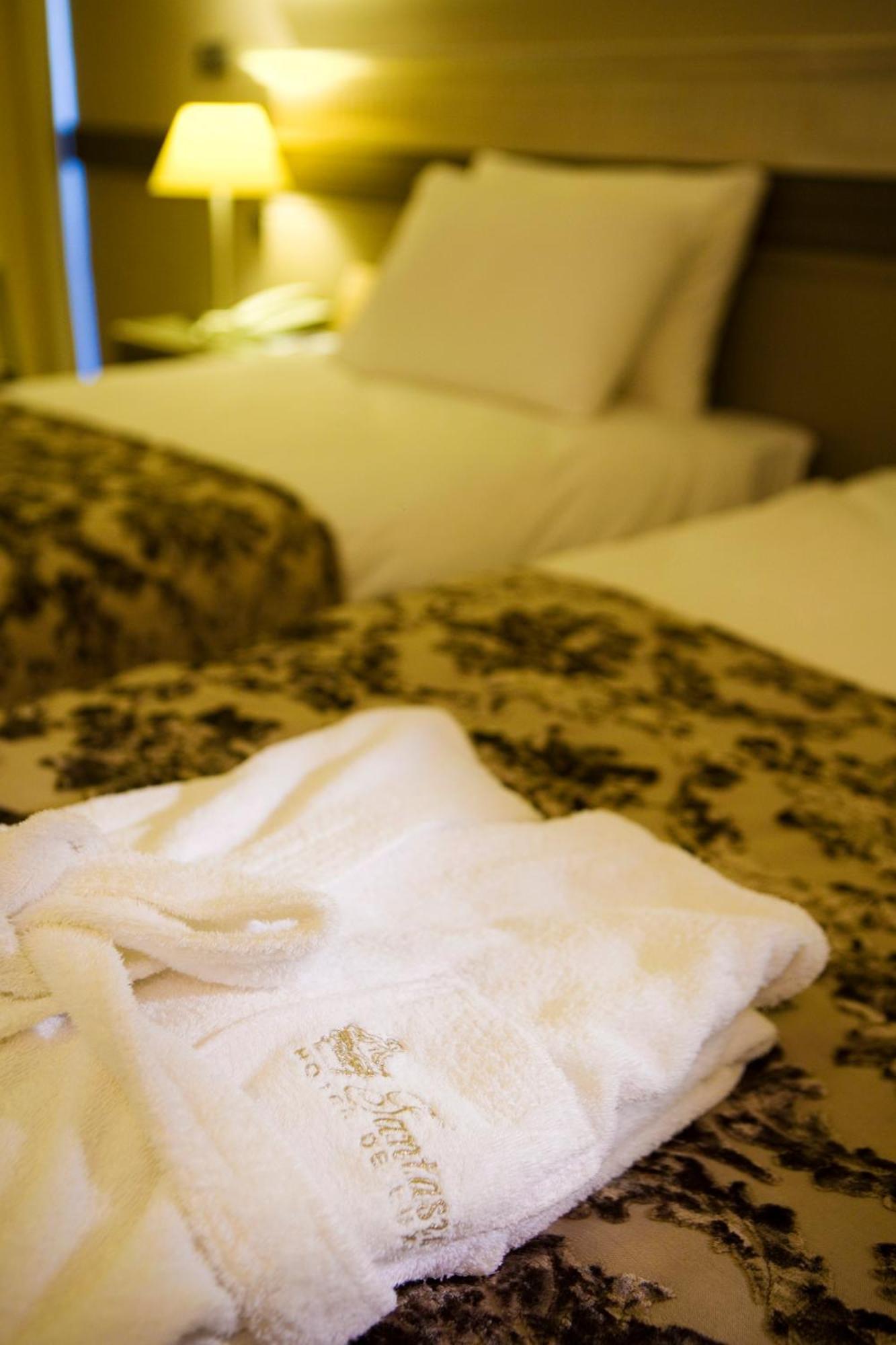 Fantasia Deluxe Hotel Kusadası Exteriör bild