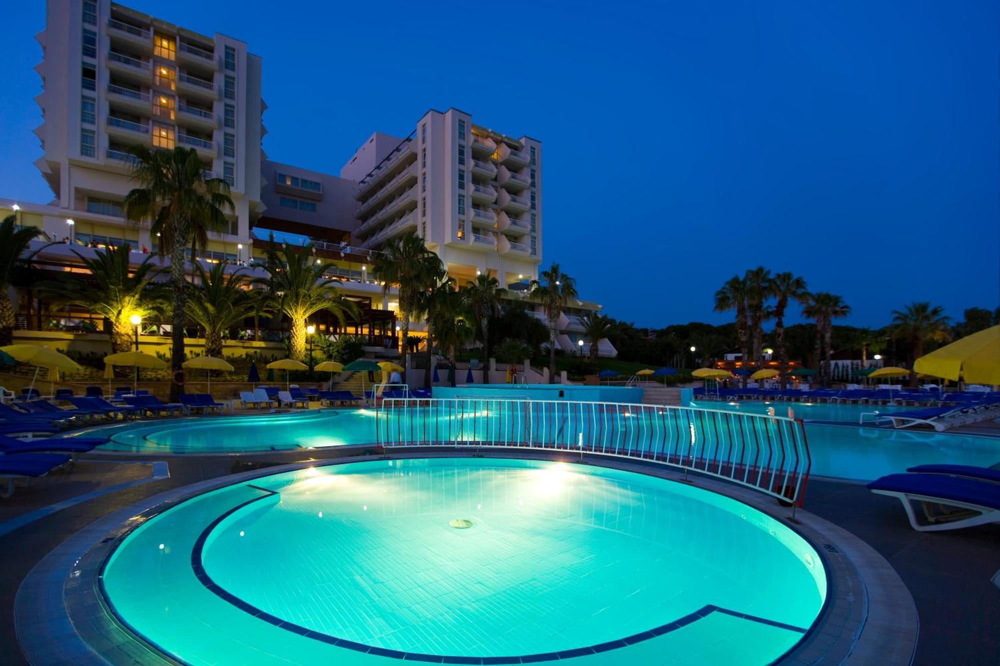 Fantasia Deluxe Hotel Kusadası Exteriör bild