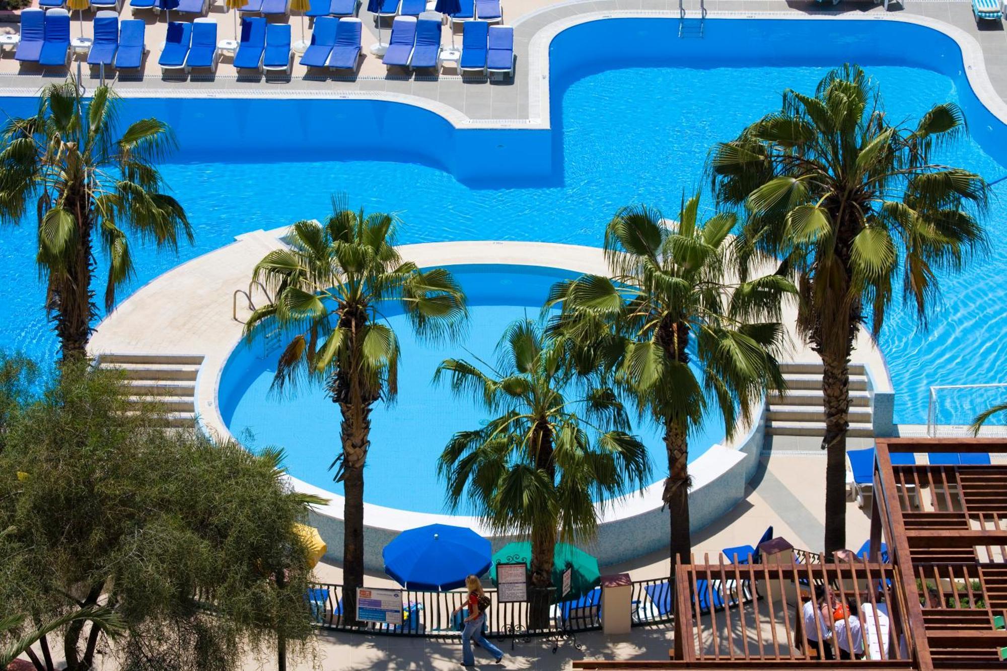 Fantasia Deluxe Hotel Kusadası Exteriör bild