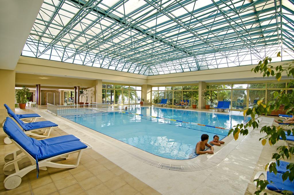 Fantasia Deluxe Hotel Kusadası Exteriör bild